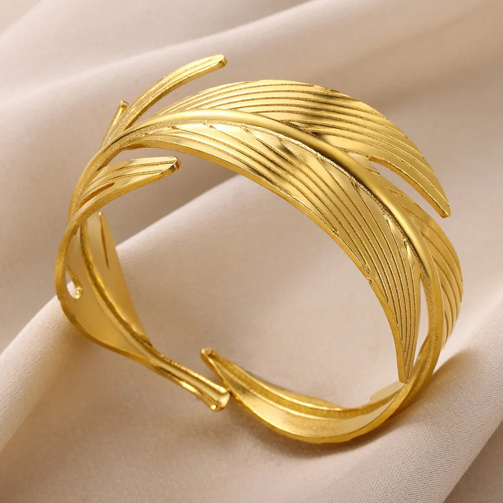 Classic Gold Color Wrinkle Texture Bangle Bracelet For Women Exquisite Cuff Bracelet Stainless Steel Hand Ornament Punk Jewelry