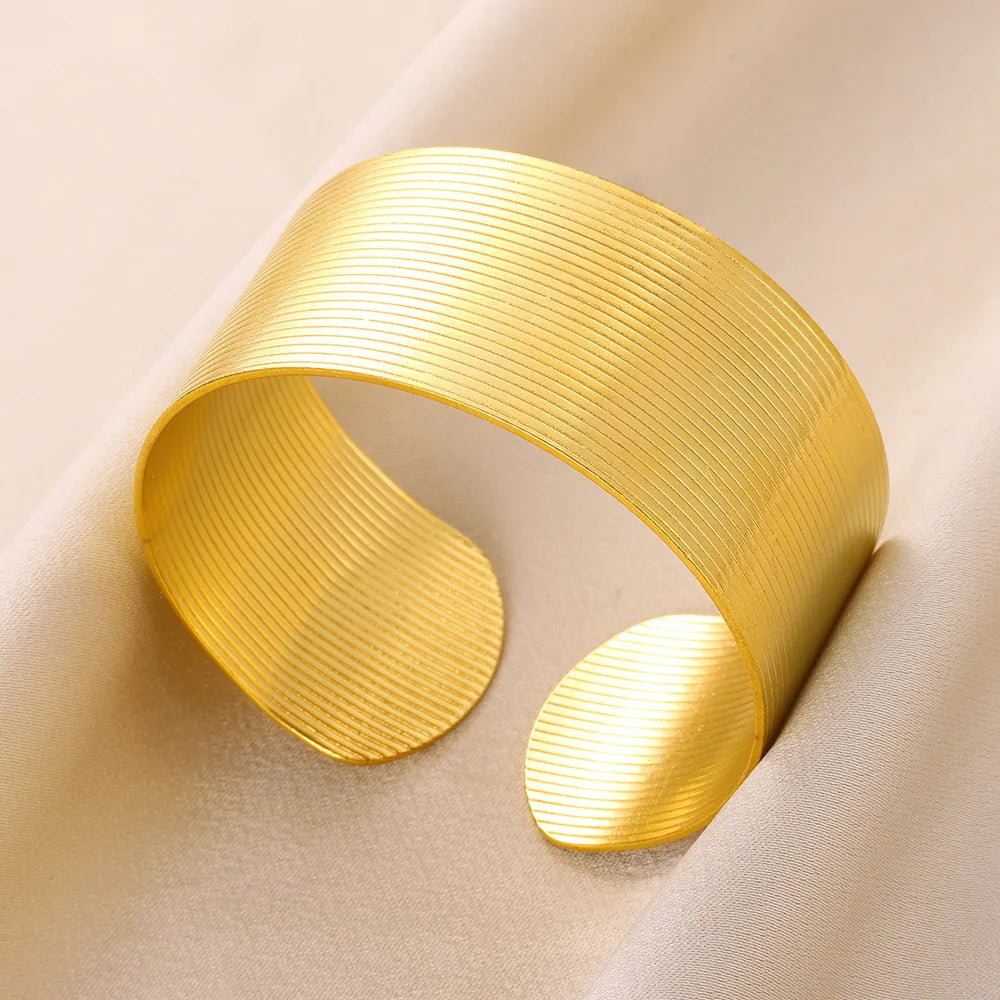 Classic Gold Color Wrinkle Texture Bangle Bracelet For Women Exquisite Cuff Bracelet Stainless Steel Hand Ornament Punk Jewelry